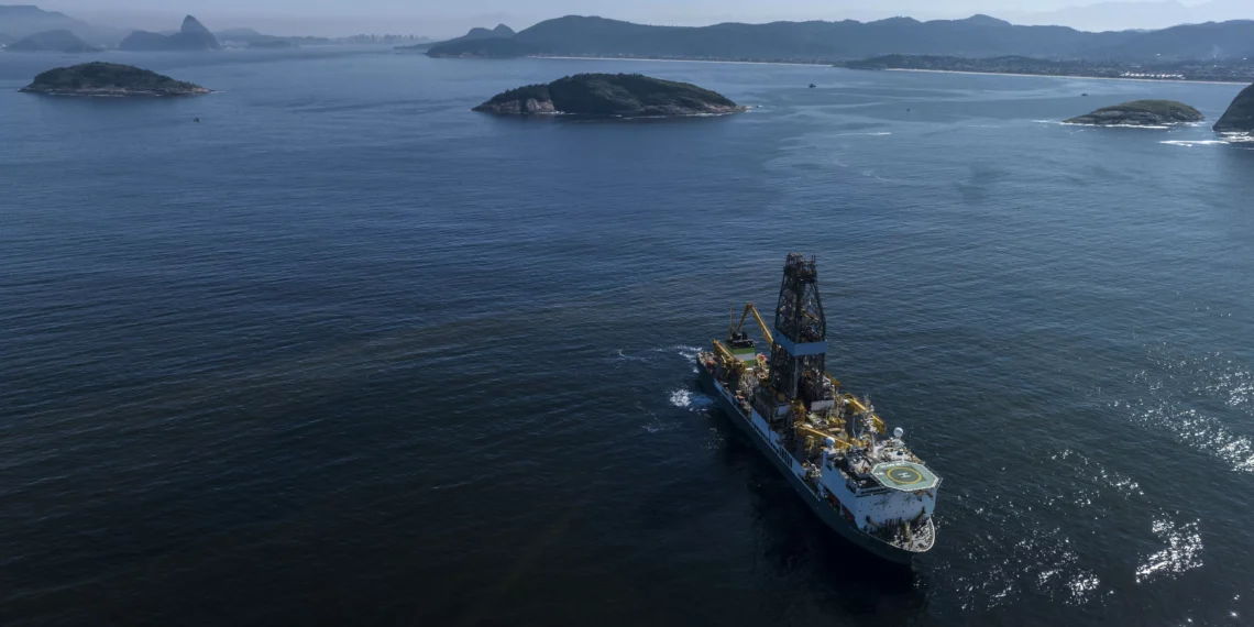 Exportação de petróleo pelo Brasil registra maior volume em quase 3 anos