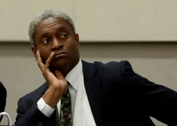 Membro do Fed, Bostic alerta sobre inflação e defende política restritiva