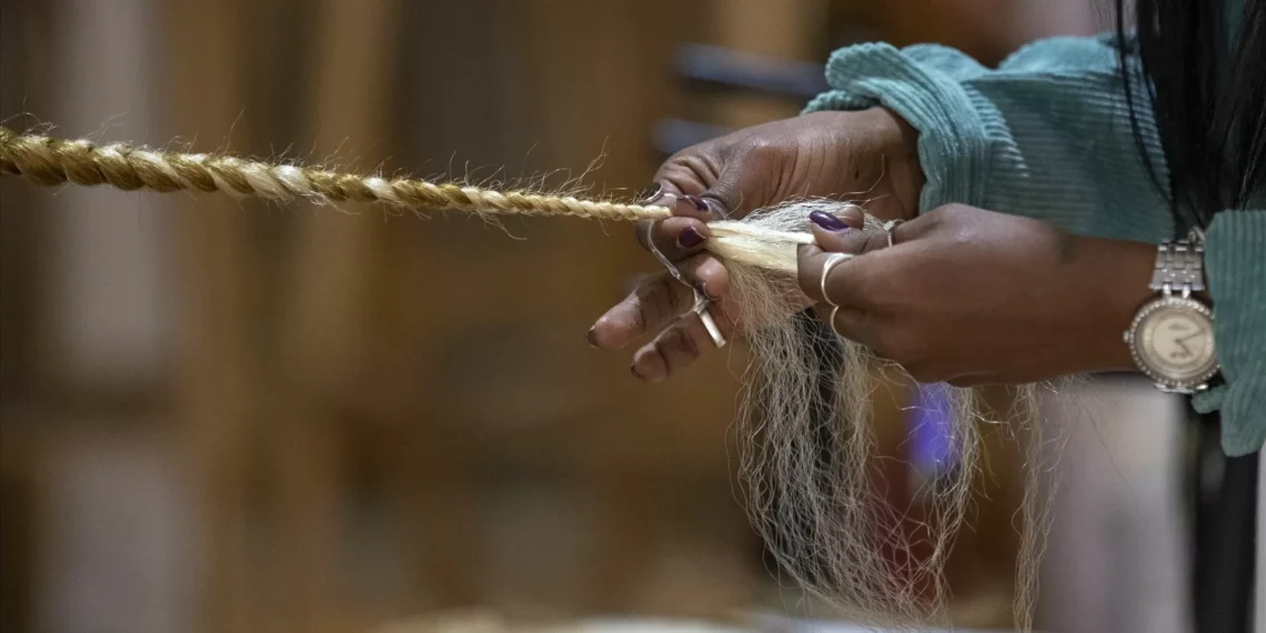 Extensões de cabelo são cocktail perigoso de toxinas, diz estudo
