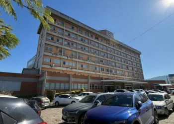 Após parto em hospital de Rio do Sul, mulher de Presidente Getúlio descobre gaze esquecida no corpo