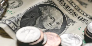 Dívida alta dos países está borrando limite das políticas fiscal e monetária, diz BIS