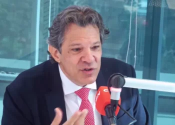 Haddad diz que Lula faz política pública “no atacadão” e compara ao Banco Mundial