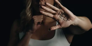 Medidas protetivas crescem mais de 60% em SC e reforçam alerta sobre violência contra a mulher