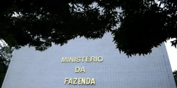 Fazenda vê brechas para ocultação de patrimônio em contas e pede aperto de regras