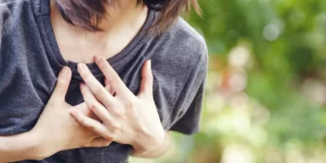 Segundos decisivos: agentes de trânsito salvam mulher em parada cardiorrespiratória em Blumenau