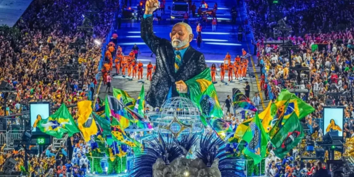 Escola que homenageou Lula na Sapucaí fecha apuração na lanterna e é rebaixada no Carnaval do Rio