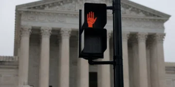 Tarifaço derrubado: Trump vai insistir? Como afeta o Brasil? Veja tudo sobre a medida