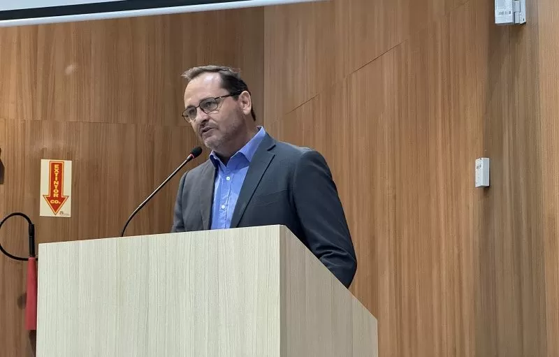 Flávio Buzzi apresenta balanço do 1º ano de governo em sessão solene na Câmara de Timbó