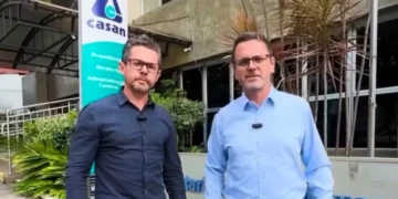 Prefeito e vice-prefeito de Indaial cobram, na Casan, melhorias no abastecimento de água do município