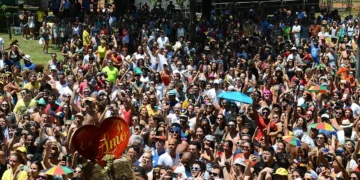 Carnaval 2026 deve levar 4,7 milhões de turistas a SP e injetar R$ 7,3 bi na economia