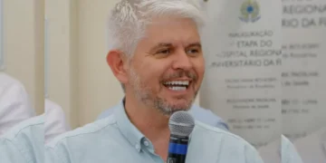 Câmara de Blumenau autoriza nova viagem de Egidio Ferrari à China após retorno das férias