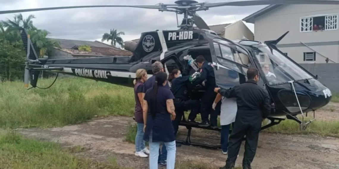 Bebê de nove meses morre após carro da família capotar em SC