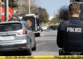 Dois mortos e 14 feridos em tiroteio no Texas. FBI investiga ato de terrorismo